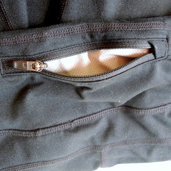 Women's Nike Dri Fit Black Capri Leggings w/ Pockets S - Picture 4 of 9